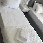 Hotel Mane *