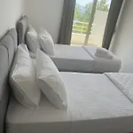 Hotel Mane *