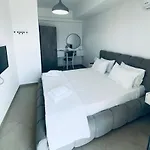 Mane Hotel *