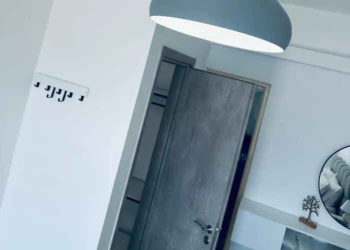 Mane מלון סרנדה